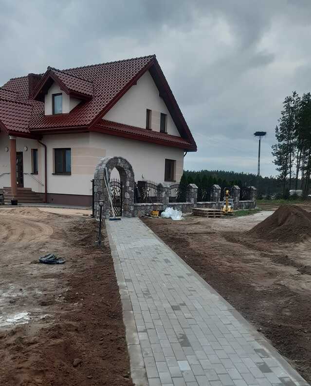 skrodzcy-kostka-brukowa-3_optimized